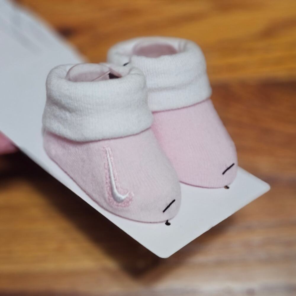 Nike Baby Girl Pink Swoosh Booties 0-6 Months NWT Infant Crib Shoes